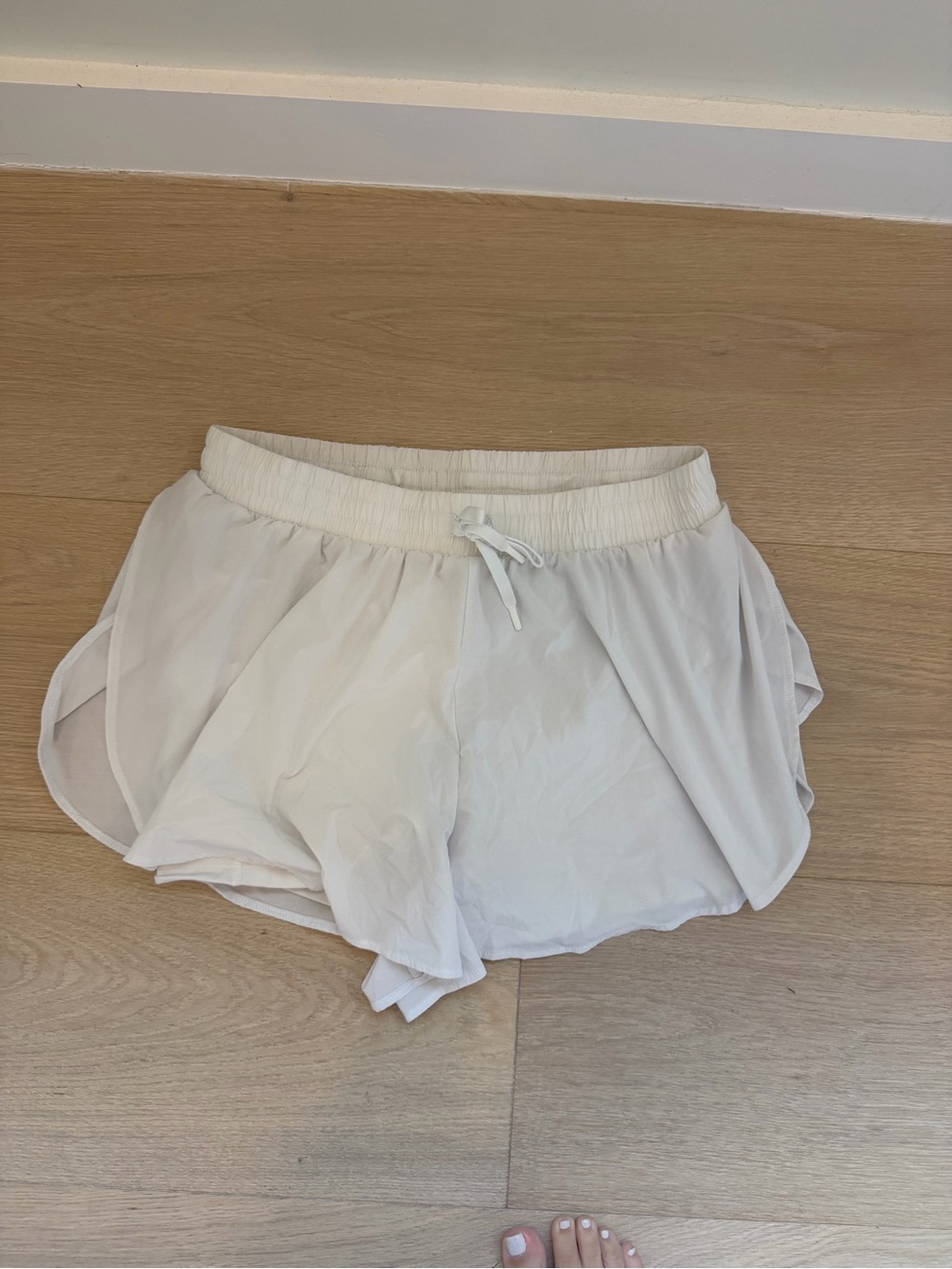 all in motion White Layered Elastic-Waist Athletic Shorts